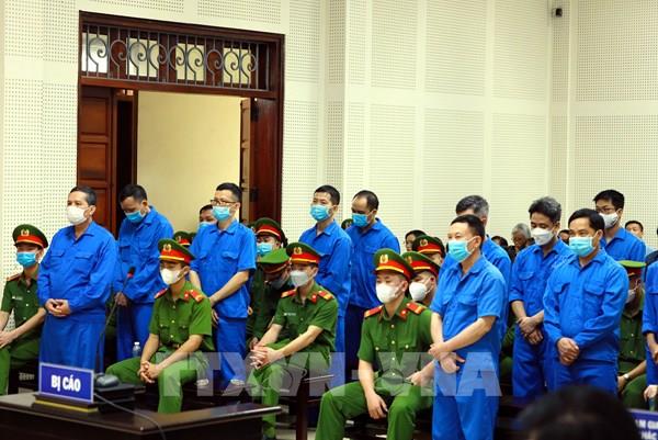 Xét xử cựu Chủ tịch UBND thành phố Hạ Long cùng 27 bị cáo