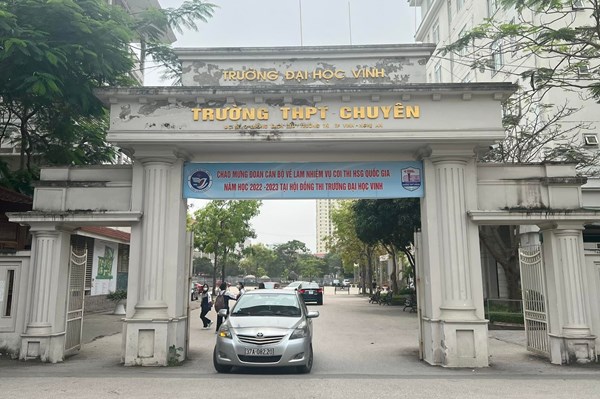 Tạm đình chỉ công tác giáo viên chủ nhiệm lớp có học sinh tự tử nghi do bạo lực học đường