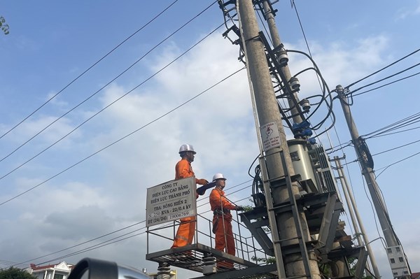 Điện lực miền Bắc giảm thời gian làm thủ tục cấp điện tới khách hàng