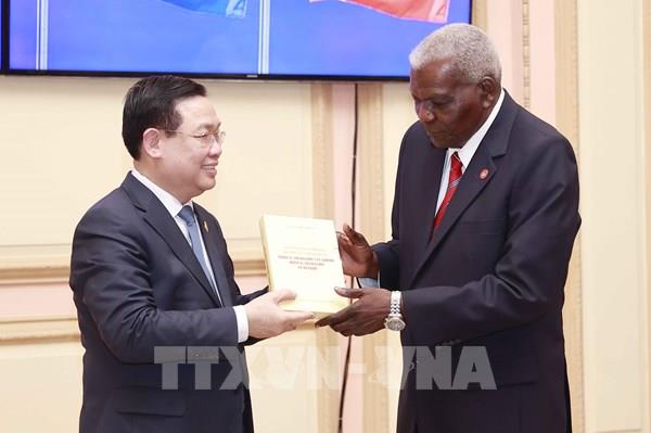 Chủ tịch Quốc hội Vương Đình Huệ hội đàm với Chủ tịch Quốc hội Cuba Esteban Lazo Hernández