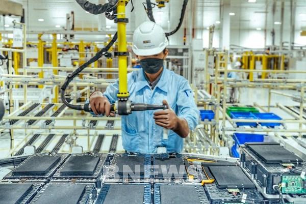 VinES và StoreDot hợp tác phát triển pin sạc xe điện trong 2 phút đi được 160km