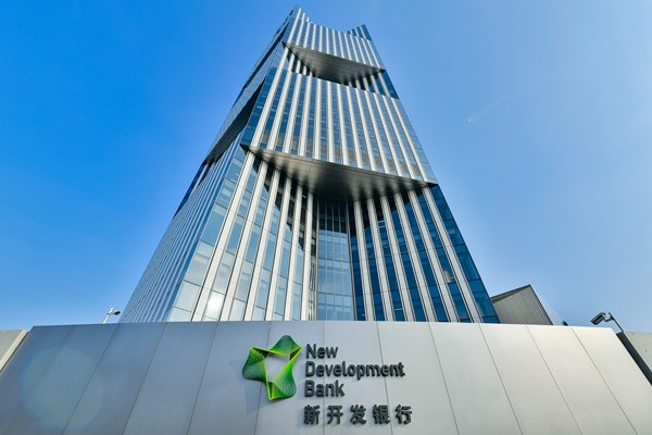 NDB lần đầu phát hành trái phiếu bằng đồng rand Nam Phi