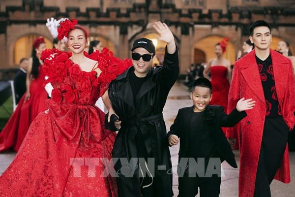 Nhiều thiết kế ấn tượng tại SIXDO Exclusive của nhà thiết kế Đỗ Mạnh Cường