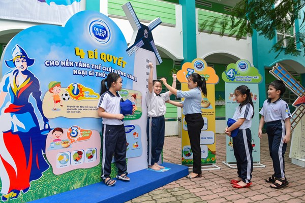 FrieslandCampina tiếp tục hỗ trợ dự án "Vì một Việt Nam vươn cao vượt trội"