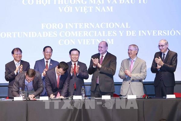 Chủ tịch Quốc hội Vương Đình Huệ dự Diễn đàn cơ hội thương mại và đầu tư với Việt Nam tại tỉnh Santa Fe