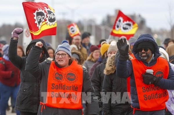 Chính phủ Canada không đạt được thỏa thuận tiền lương để chấm dứt đình công