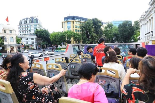 Miễn phí xe buýt 2 tầng, tặng quà du khách viếng Lăng Bác dịp nghỉ lễ 2/9