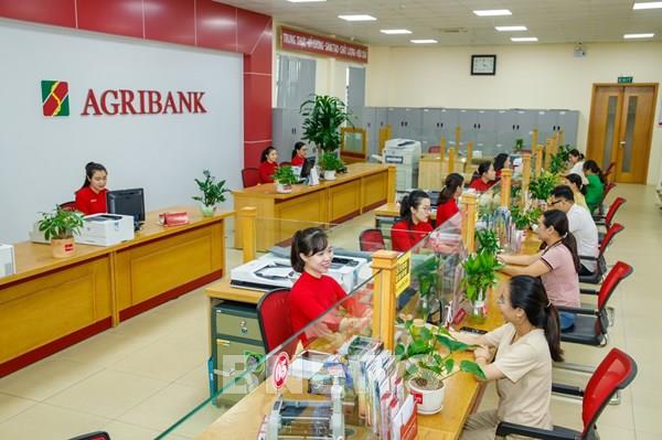 Lãi suất cho vay và huy động tiếp tục giảm