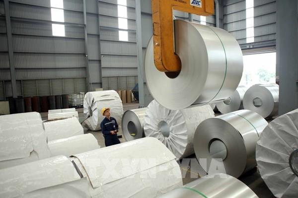 Áp lực gia tăng: Bảo đảm chế độ, chính sách cho người lao động