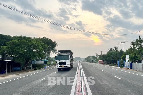 Sắp hoàn thành dự án nâng cấp Quốc lộ 1A qua Hậu Giang, Sóc Trăng