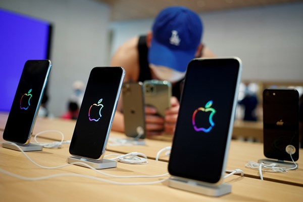 Apple công bố doanh thu hàng quý vượt dự báo