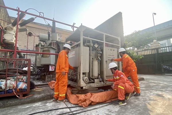 Nguy cơ thiếu hụt điện trong cao điểm nắng nóng ở miền Bắc