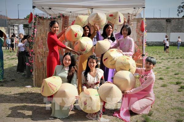 Sắc màu Việt Nam trong Lễ hội các dân tộc tại Italy