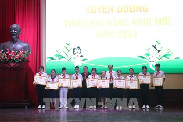 Bồi dưỡng, xây dựng thế hệ thiếu nhi Đồng Khởi mới