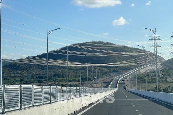 Bộ GTVT phản hồi việc thi công đường cao tốc Bắc-Nam qua Bình Thuận gây nứt nhà dân