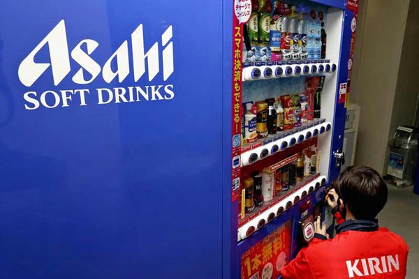 Asahi Soft Drinks sẽ thí điểm 30 máy bán hàng tự động có thể hấp thụ CO2