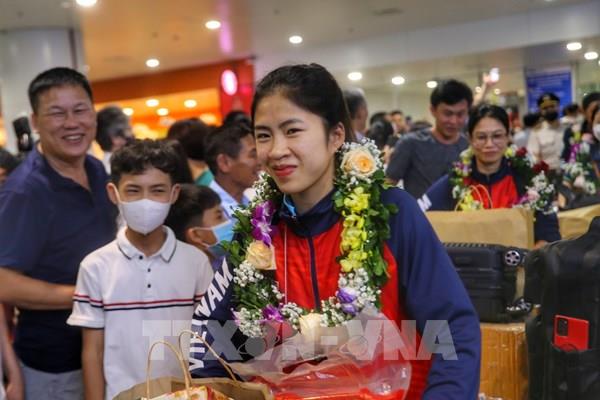 Đội tuyển bóng đá nữ Việt Nam về tới Hà Nội sau khi giành chức vô địch SEA Games 32