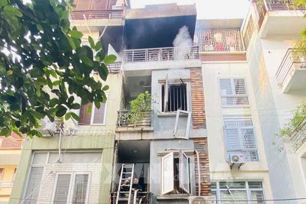 5 người thoát nạn trong đám cháy nhà tại Hà Nội