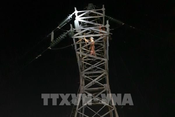 Quảng Ninh khẩn trương khắc phục sự cố đường dây 110kV cấp điện do ảnh hưởng cháy rừng​