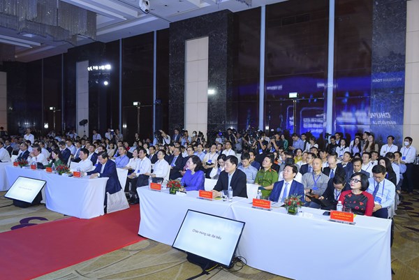 Chuyển đổi số ngân hàng: Người dân và doanh nghiệp là chủ thể trung tâm