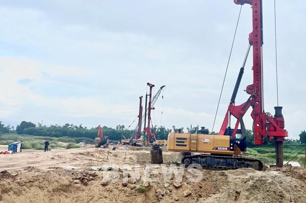 Cao tốc Quảng Ngãi - Hoài Nhơn khó ra sao về vật liệu và giải phóng mặt bằng?