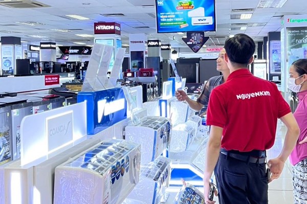 Hà Nội nóng như “chảo lửa”: Dùng điều hòa thế nào để không sốc nhiệt, tốn điện?