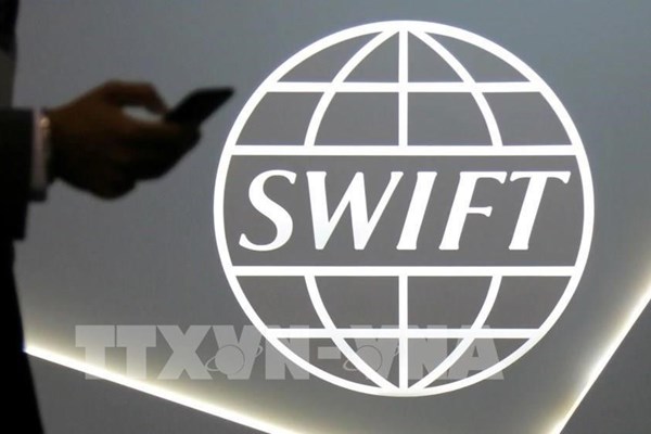 EU nêu điều kiện khôi phục kết nối ngân hàng Nga trở lại hệ thống thanh toán SWIFT