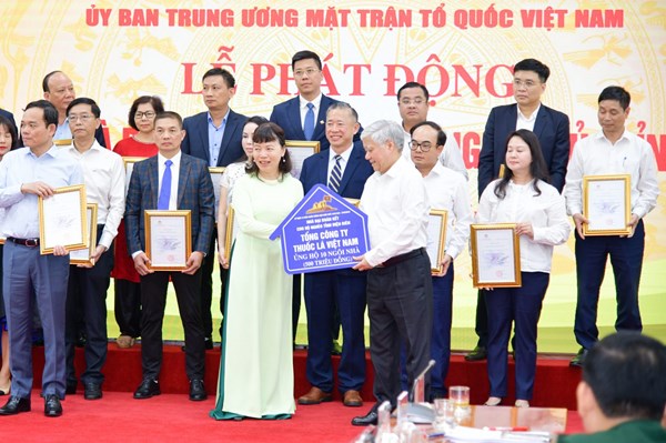 Vinataba hỗ trợ làm nhà Đại đoàn kết cho người nghèo tỉnh Điện Biên