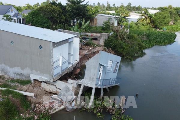 Liên tục sạt lở khu vực bờ kênh Cần Lố ở Đồng Tháp