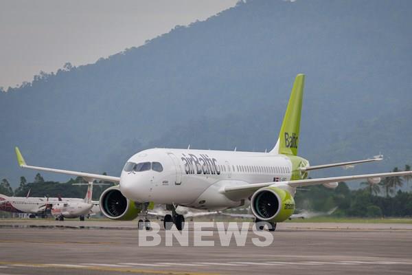 Máy bay A220 thế hệ mới nhất bay trình diễn ở khu vực Đông Nam Á