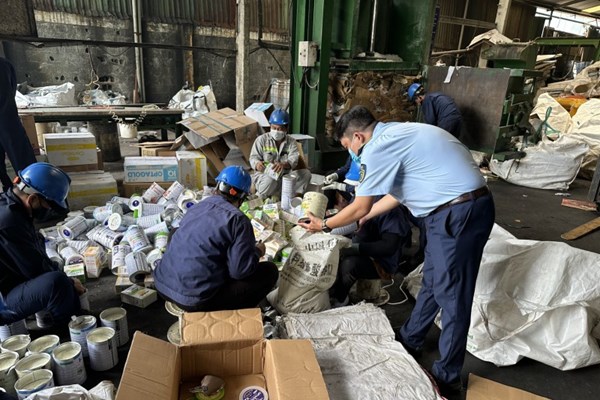 Nhiều cơ sở tại Cầu Giấy (Hà Nội) vi phạm hoạt động kinh doanh