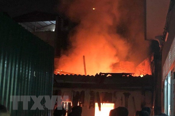 Hải Phòng: Cháy lớn tại khu nhà xưởng, thiêu rụi nhiều hàng hóa