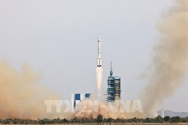 Trung Quốc phóng tàu vũ trụ Thần Châu-16