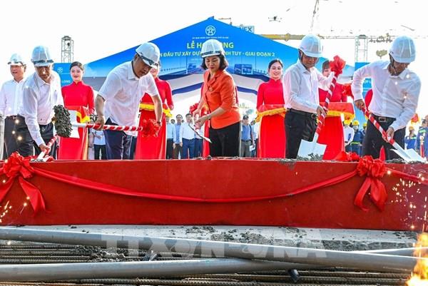 Hợp long cầu Vĩnh Tuy 2 vượt sông Hồng