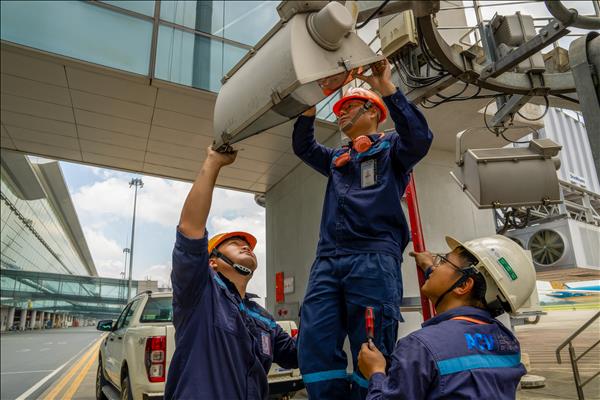 Sân bay Nội Bài bảo đảm an toàn bay dưới thời tiết nắng nóng