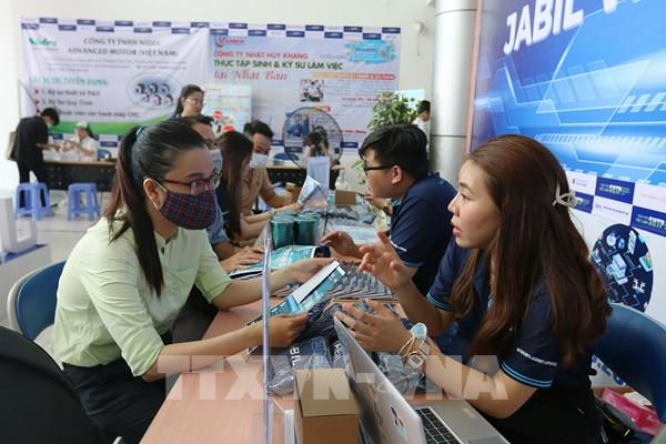 Xu hướng mới của thị trường lao động: * Bài cuối: Xây dựng nguồn nhân lực trong giai đoạn mới