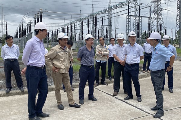 Kiểm tra tiến độ các dự án truyền tải trọng điểm khu vực phía Nam