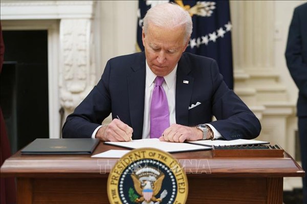 Tổng thống Mỹ ký ban hành luật về trần nợ công