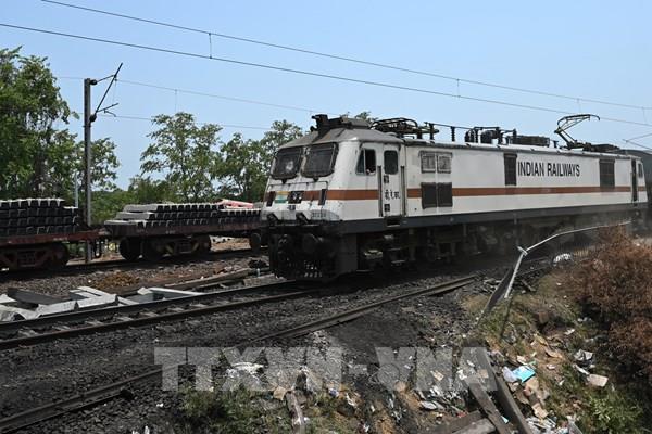 Vụ tai nạn đường sắt tại Ấn Độ: Khôi phục lưu thông qua địa điểm va chạm