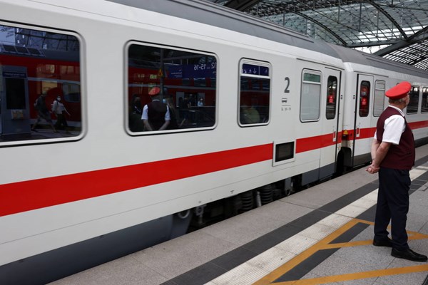 Hà Lan: Giao thông đường sắt tê liệt vì sự cố máy tính 