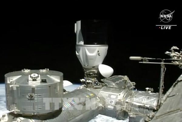 Tàu vũ trụ Dragon của SpaceX vận chuyển hàng hóa tiếp tế lên ISS
