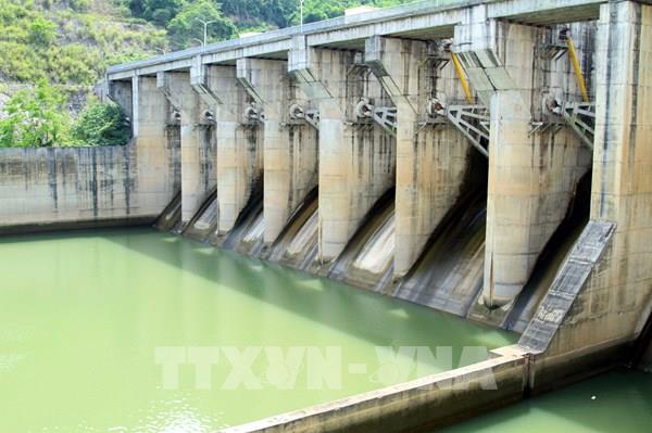 Hồ thủy điện Bản Vẽ (Nghệ An) cận kề mực nước chết