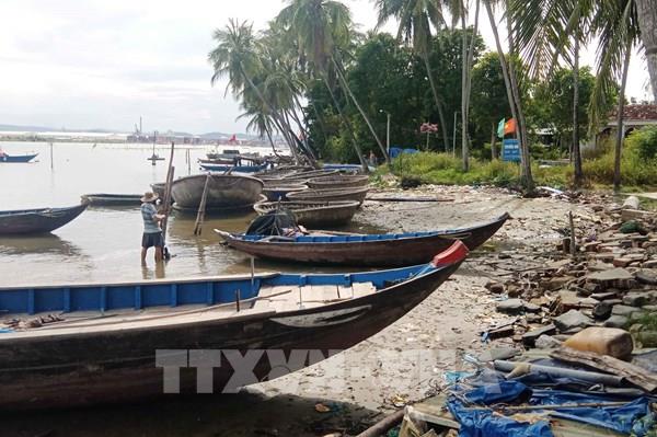 Gỡ vướng mặt bằng cho các công trình kè biển khẩn cấp