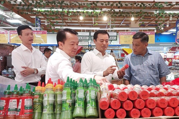 Giải quyết áp lực thị trường tiêu thụ cho hàng Việt