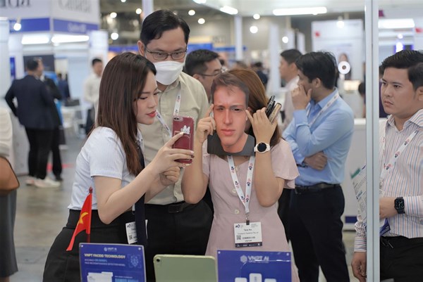 VNPT Face ID gây ấn tượng tại Asia Tech X Singapore 2023