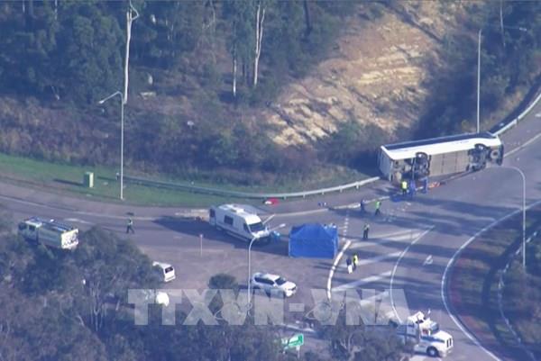 Tai nạn xe buýt ở Australia: Nguyên nhân được cho là do sương mù dày đặc