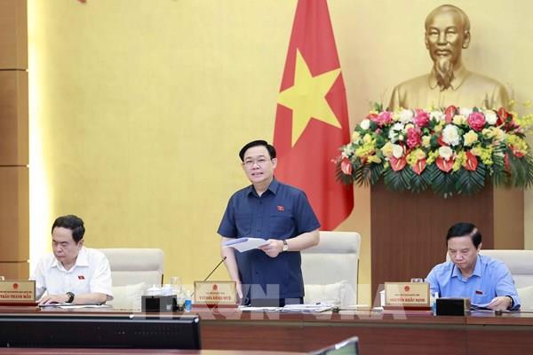 Chủ tịch Quốc hội Vương Đình Huệ chủ trì Phiên họp của Ủy ban Thường vụ Quốc hội