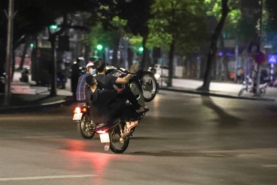 Hà Nội: Xử lý triệt để tụ điểm quái xế đua xe, náo loạn tại quận Long Biên