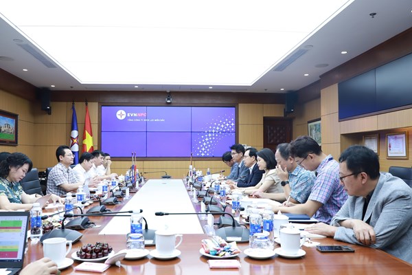 EVNNPC làm việc với Tập đoàn SamSung Display VietNam về tình hình cung ứng điện