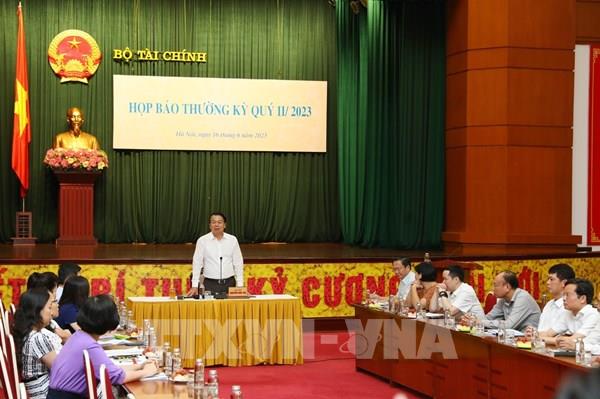Bộ Tài chính giải đáp các vấn đề về thị trường trái phiếu, bảo hiểm, điều hành giá